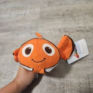 NWT Disney Finding Nemo Bath Sponge